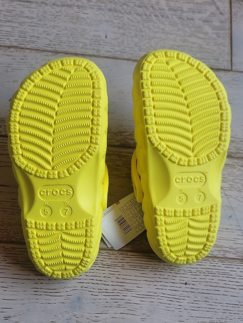 Crocs Classic Lined Overpuff Clogs color Cyber Yellow Mens 5 W's 7 - Picture 7 of 12
